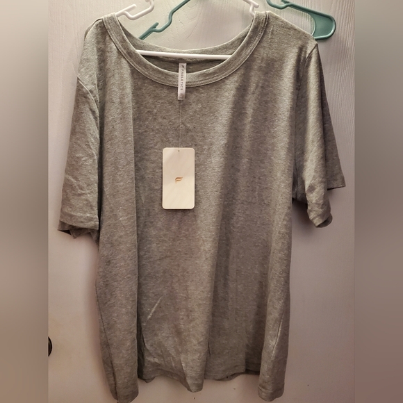 Fabletics 3x tinsley tee shirt - Picture 2 of 3